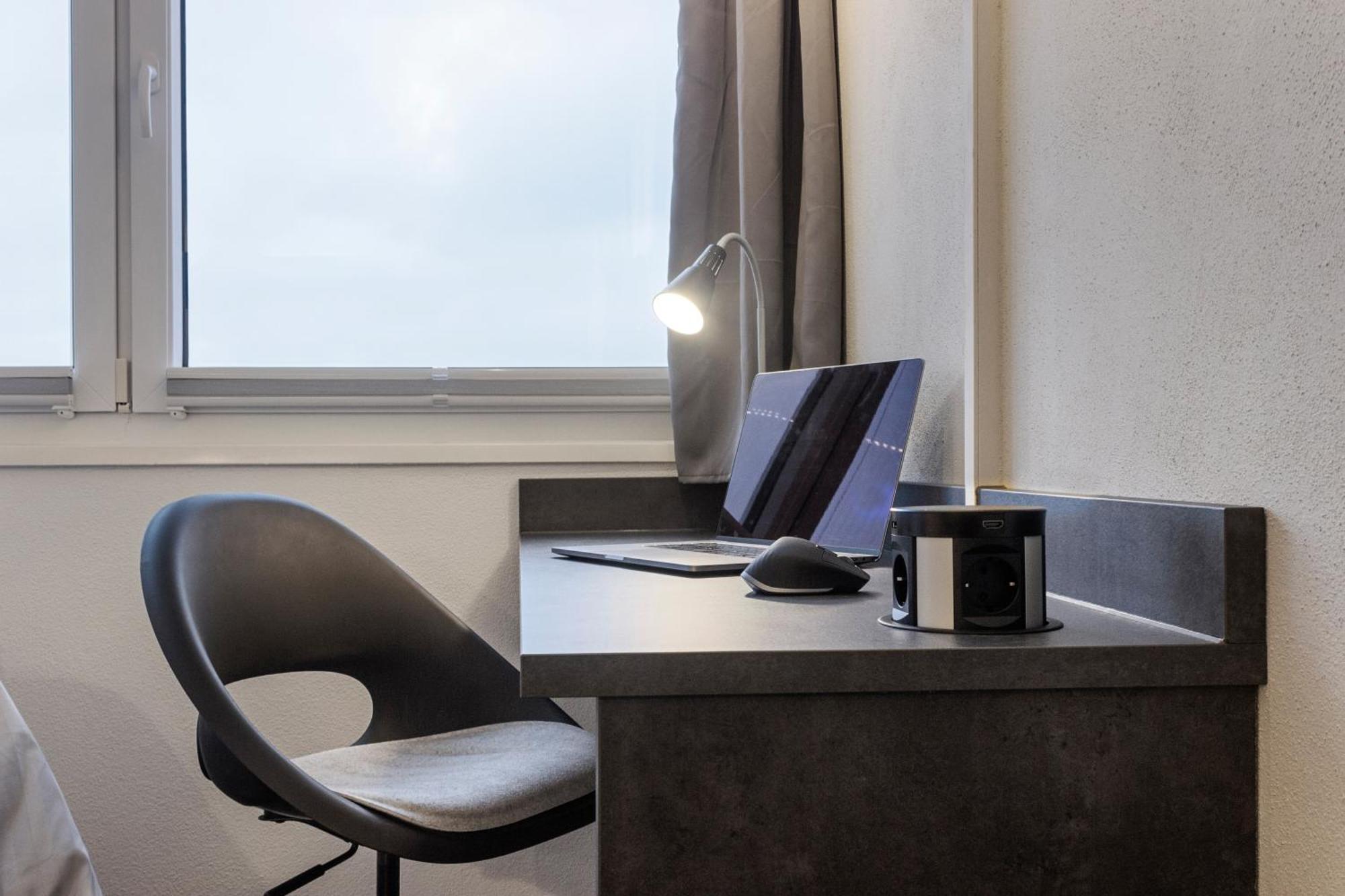 Appartement Fuer 1-2 - Wlan - Parkplatz - Homeoffice Kaiserslautern Exteriör bild