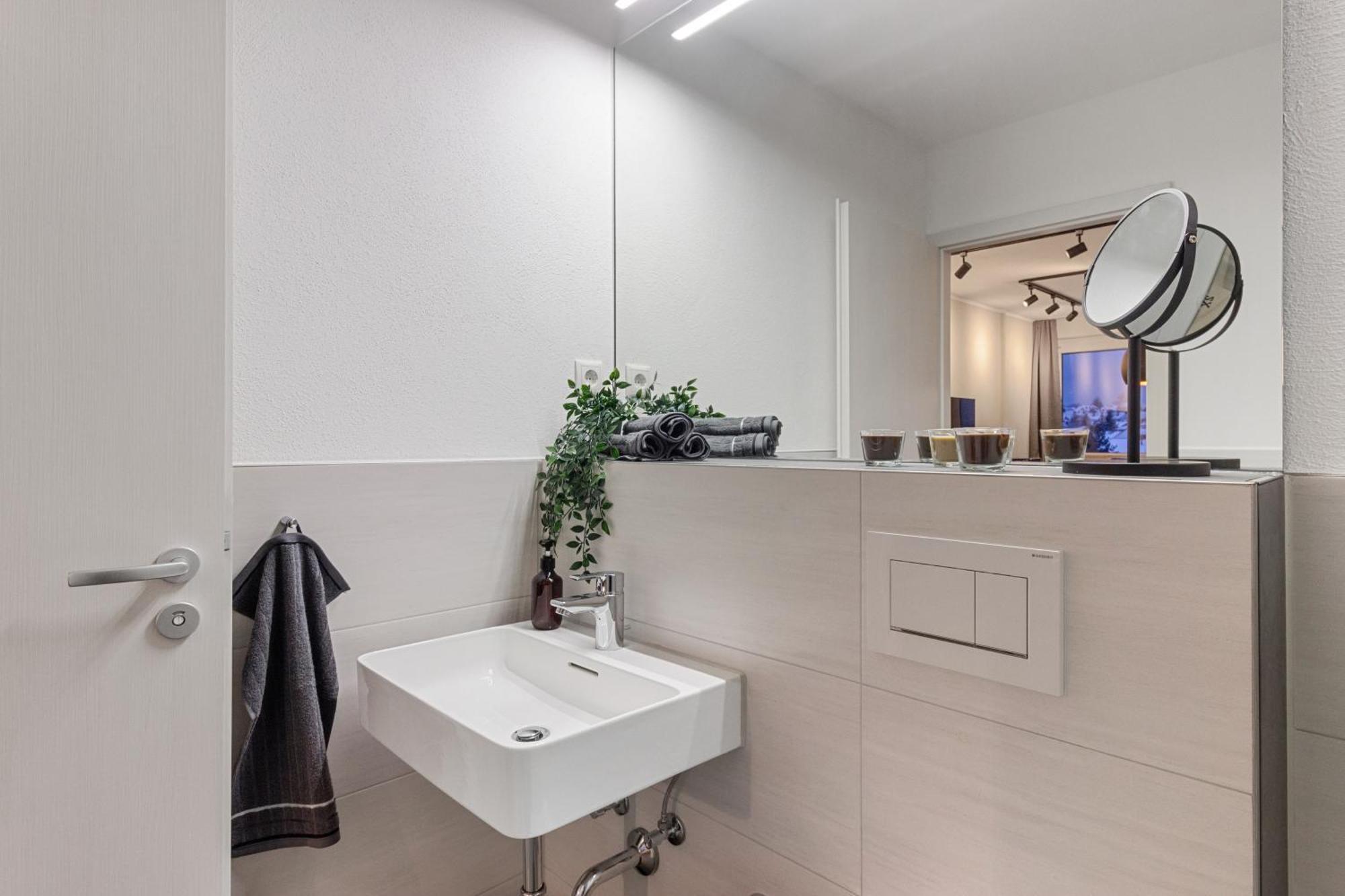 Appartement Fuer 1-2 - Wlan - Parkplatz - Homeoffice Kaiserslautern Exteriör bild