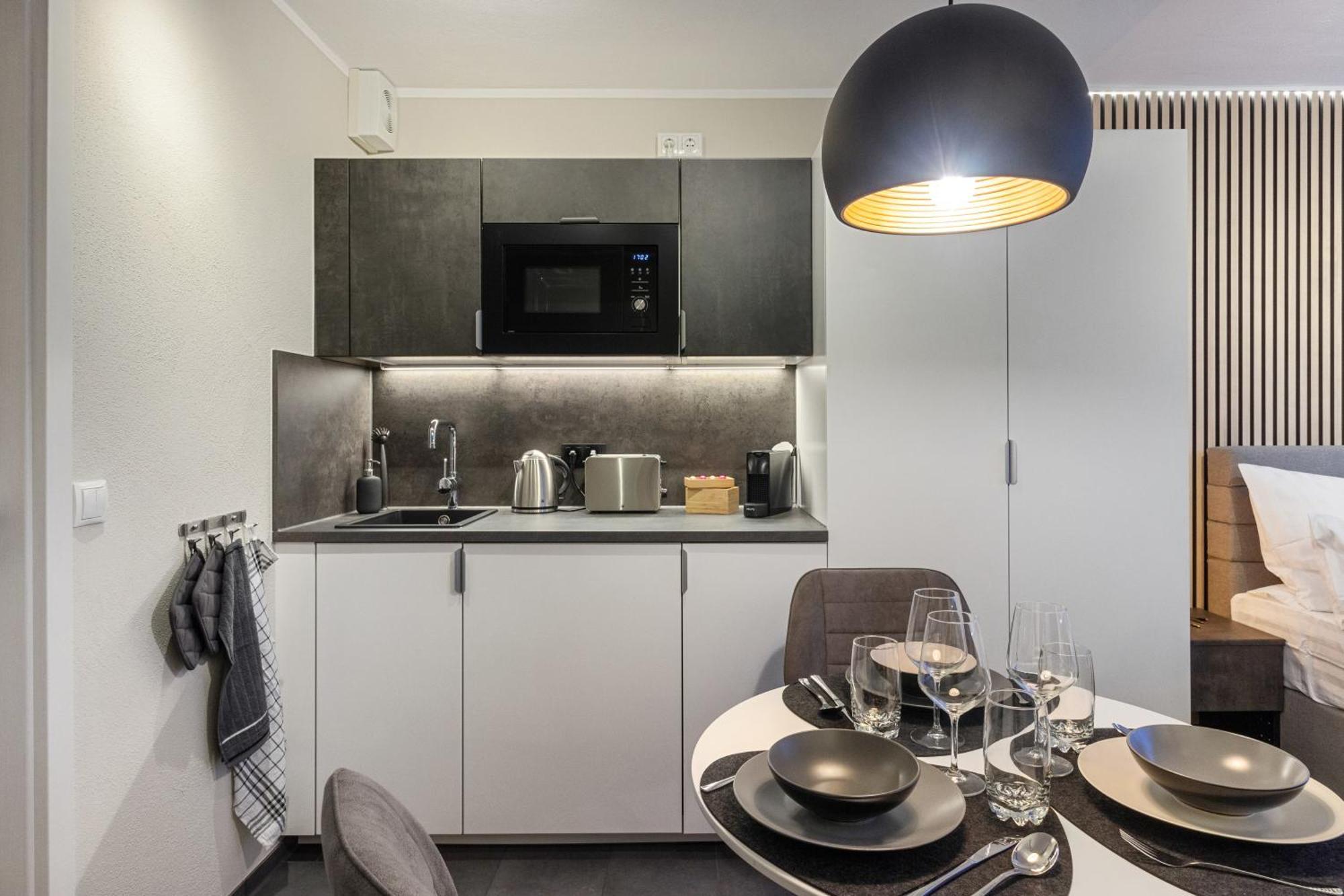 Appartement Fuer 1-2 - Wlan - Parkplatz - Homeoffice Kaiserslautern Exteriör bild